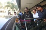 Akon Arrives in Mumbai to record for Ra.One in Mumbai Airport on 7th Dec 2010 (3).jpg